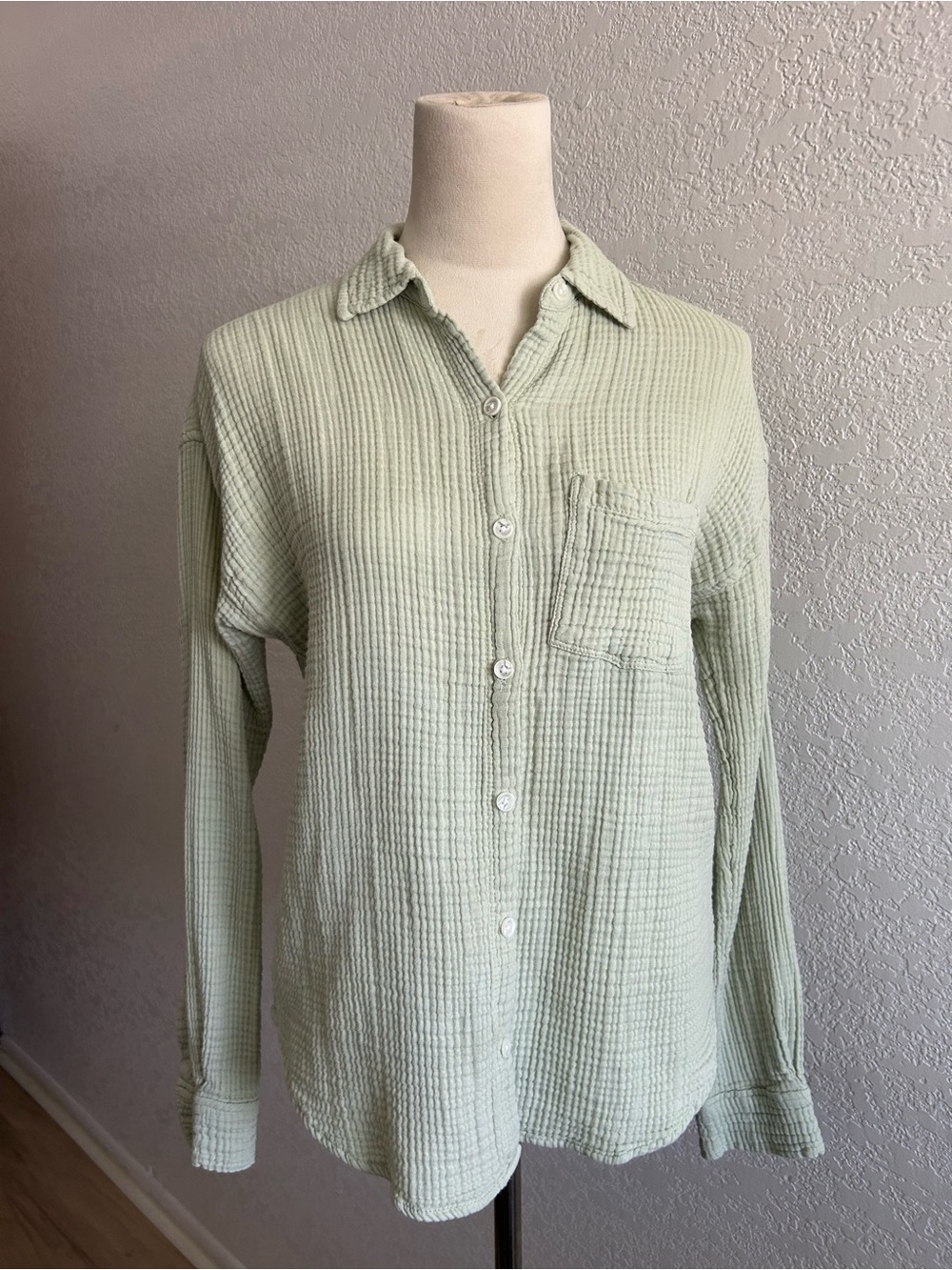 Lou & Grey Mint Gauze Textured Cotton Fabric Long Sleeve Button Up Blouse Top - Picture 1 of 6